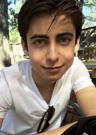 jake gyllenhaal and aidan gallagher. : r/UmbrellaAcademy