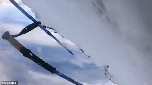 Search Team Finds Body After Japanese Youtuber Streams Slip And Fall While Hiking On Mount Fuji Daily Mail Online