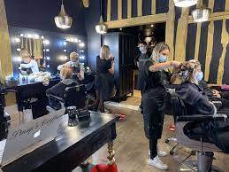 Maybe you would like to learn more about one of these? Confinement A Rouen Les Coiffeurs Pris D Assaut Pour Leur Dernier Jour D Activite 76actu