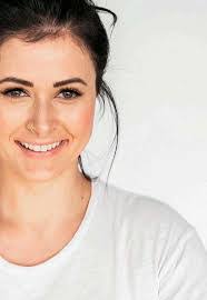 Lindsay Strom's Instagram, Twitter & Facebook