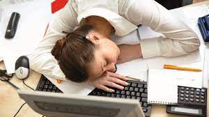 Menurut data dari kementerian kesehatan, tenaga kerja, dan kesejahteraan jepang, 39,5 persen masyarakat jepang memiliki waktu tidur kurang dari 6 jam setiap malam. Jika Anda Tidak Tidur Di Tempat Kerja Mestinya Anda Dipecat Koran Sulindo