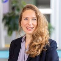 Lisa Mallet's Instagram, Twitter & Facebook