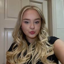 Looking for a hairdresser with availability for a cut and colour sometime  this week? Tia x