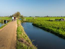 Irregular ridges of coarse morainic deposits mark the outer limits of the advance of the cordilleran ice sheets, which swept down preexisting river valleys in the rockies. The Dutch Lowlands Holland Bike Tours