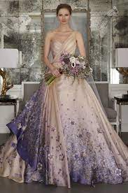 16 Colorful Wedding Dresses That Practically Scream Spring Gaun Desainer Gaun Pengantin Muslim Gaun Pesta Pengantin