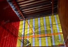 Rapidité à installer, le rideau à lanières est une alternative économique. Rideaux A Lanieres Apsol