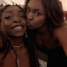 ᴀʀᴛʀᴇʟʟᴇ N ᴛʀɪʙʙᴇᴛᴛ 🐝 (@theycallmebae) • Instagram photos and videos