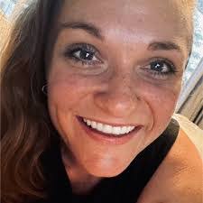 Colleen Hendrickson's Instagram, Twitter & Facebook