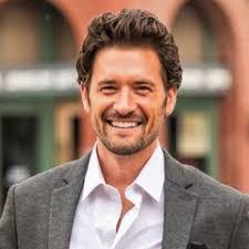 Luke Menard's Instagram, Twitter & Facebook