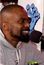 🎙️Podcast “No Ar” com @carolinoskate está on-line, assista em nosso canal  ou escute nas plataformas de áudio, links na bio e story. 📡 Nesse trecho  contando a história sobre um dos eventos das antigas, ...