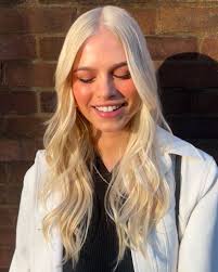 ✨MODEL CALL✨ Looking for a few models to come in for a cut and colour!  Price will be 65% reduced Location is flexible as I can travel to you! Send  a DM