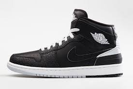 Where To Buy The Nike Jordan 1 Retro High Co Jp Midnight Navy Air Jordans Retro Sneakers Popular Sneakers