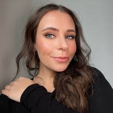 Tiffany Colborn's Instagram, Twitter & Facebook