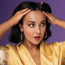 Sarah Roberts's Instagram, Twitter & Facebook