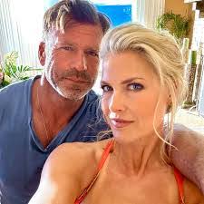 Amy Pelham's Instagram, Twitter & Facebook