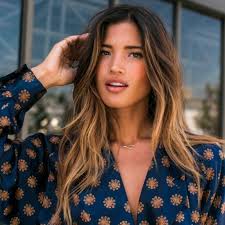 Proprio come cambia la natura che dai suoi colori verde brillante e i suoi fiori molto colorati, passa a mille sfumature calde come l'arancione delle foglie . Capelli Color Caramello La Tendenza Top Del 2017 Per Le Castane