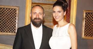 Berguzar Korel Evet Dedi Bisey Net White Dress Dresses Wedding Dresses