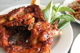 Ayam taliwang adalah makanan khas pulau lombok dari kampung karang taliwang, kota mataram, nusa tenggara barat yang berbahan dasar daging ayam. Ayam Taliwang Sensasi Pedas Ayam Bakar Khas Lombok