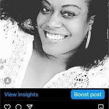 Shana Sinclair's Instagram, Twitter & Facebook