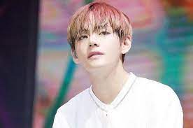 12 Seleb Korea Yang Berteman Dekat Dengan V Bts Supel Banget Semua Halaman Cewekbanget