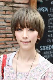The collections are highly filtered as we not only concentrated on the short and straight along with bangs but we have selected the styles, which are unique in many ways. Beautiful Bowl Cut With Retro Fringe Short Japanese Hairstyle For Girls Hairstyles Weekly