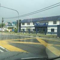 Mereka dipercayai daripada dua kumpulan yang kecoh ketika datang ke balai polis batu 10 untuk membuat laporan berhubung kejadian merosakkan kereta di pasar raya di batu 10, malam. Balai Polis Batu 9 2 Tips From 653 Visitors
