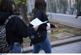 Τα ιδιωτικά σχολεία που είτε απευθύνονται σε μαθητές με ειδικές ανάγκες που δεν καλύπτονται από τα κρατικά σχολεία είτε λειτουργούν παράλληλα με τα. 8essalonikh Oi Anhsyxies Twn Ma8htwn Poy Epestrepsan Sta Sxoleia Toys Den Eimaste Etoimoi Video