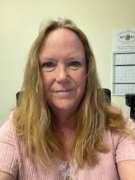 please clean this photo and change my hair,and wear me this outfit 🙏