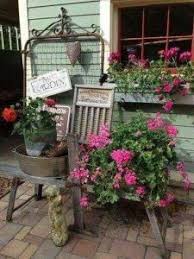 Vintage Garden Decor Creative Ideas 4 Mit Bildern Vintage Gartendekoration Gartendekor Garten