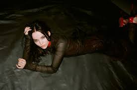 Dove Cameron and Alan Cumming on Sex, Sleep Patterns, and Schmigadoon!