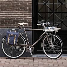 Dieser Leichte Frontgepacktrager Im Vintage Style Kann Auf 26 Und 28 Rader Montiert Werden Mit Praktischem Befestigun Gazelle Van Stael Fahrrad Hollandrad