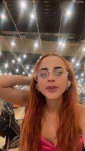 Sabrina Toledo's Instagram, Twitter & Facebook