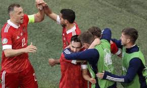 Los dirigidos por fernando batista, que continúan preparándose, se toparon con un. Pronostico Rusia Vs Dinamarca Sigue La Fiesta De La Euro