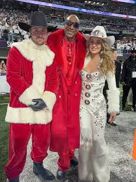 The "Unlikely" Christmas Duo That Just Broke Netflix: The Heart