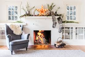 There's no better place to share christmas and new year celebrations than with friends, family or work colleagues at grovefield house. 34 Easy And Elegant Christmas Mantel Decoration Ideas