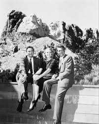 Suave, witty, and charming roger thornhill is an advertising executive who seems perfectly happy with his breezy and boozy new york life. North By Northwest Wikipedia