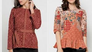 Aneka model baju batik wanita remaja sampai wanita dewasa baik model baju lengan panjang ataupun pendek bisa kamu pilih menjadi model atasan terbaik dalam memadukan model celana ataupun rok yang bisa kamu pakai ketika menghadiri sebuah acara resmi atau non formal dan santai seperti acara pesta dengan memakai baju batik gaya casual sampai model baju batik muslim yang tak kalah cantik dan elegan. Tampil Cantik Di Kantor Dengan 6 Rekomendasi Baju Batik Kerja Yang Fashionable Ini