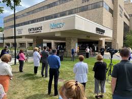 The city of springfield department of health and human services is looking for a nurse to join the division of the city of springfield will discontinue the use of plastic bags at all retail establishments in the city. Memorial Service At Mercy Medical Center In Springfield For People Who Have Passed Away In 2020 Wwlp