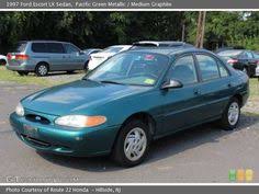 What is the average mileage on ford escort? Ford Escort Sedan 1997