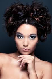 Shooting infro: Dynalite MH2050 strobe shot through MOLA …