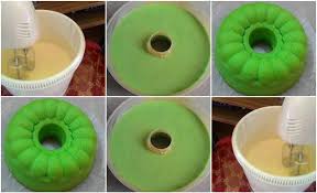 Masak air pandan dengan gula pasir 175 gram, susu kental manis, pasta pandan dan santan instan aduk selalu dengan perlahan hingga mendidih. Resep Membuat Bolu Kukus Pandan 2 Telur Langsung Menul Empuk Dan Lembuuut Banget