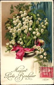 The white bells exhale their delicately flowery scent, colored by the green fragrance of stems and leaves. Ansichtskarte Postkarte Muguet Porte Bonheur Akpool De