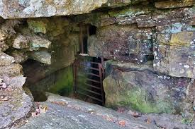 Devil's Den State Park: Beautiful Hikes and Hidden Caves