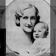 Elaine Lindley's Instagram, Twitter & Facebook