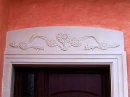 Tra fregi, volute, capitelli e cornici la pietra leccese divenne collaboratrice assidua di. Scultura In Pietra Leccese Per Ingresso Carparo Tufo
