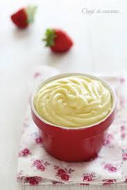 Per quanto riguarda la preparazione, all'interno di un un pentolino mettete due ciotoline separate: Crema Pasticcera Con Farina Di Riso Ricetta Senza Glutine