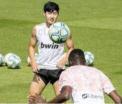 Jun 08, 2021 · 스포츠서울 이용수기자 축구국가대표 이강인(20·발렌시아)이 어릴 적 kbs2 '날아라 슛돌이'를 통해 사제의 연을 맺은 유상철 감독을 추모했다.이강인은 8일 개인 사회관계망서비스(sns)를 통해 고인이 된 유상철 감독을 위한 추모글을 남겼다. ì†Œë…„ì—ì„œ ë‚¨ìžë¡œ ê·¼ìœ¡ í‚¤ìš´ ë°œë Œì‹œì•„ ì´ê°•ì¸ ì¤'ì•™ì¼ë³´