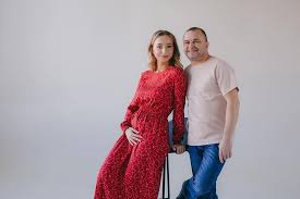 Дата и место рождения 31 декабря 1965. 55 Letnij Viktor Pavlik Snova Stanet Otcom Ego 25 Letnyaya Zhena Zhdet Pervenca Karavan