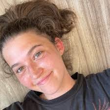 Shelley Birdwell's Instagram, Twitter & Facebook