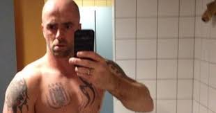 Het lichaam van de vermiste militair jürgen conings is levenloos teruggevonden in het limburgse nationale park hoge kempen. Wie Is Jurgen Conings Spierbundel Met Peperkoeken Hartje Extreemrechtse Wapenzot Of Gevaarlijke Terrorist Binnenland Hln Be